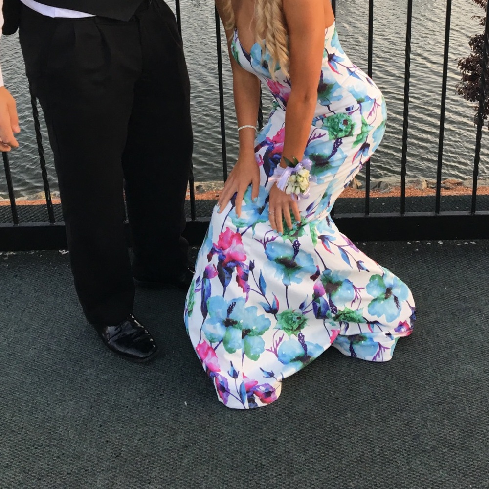PROM DRESS FLORAL - Picture 2 of 3